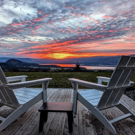 Autumn Lane B&B, Farmhouse Elegance & Stunning Lakeviews West Kelowna Kültér fotó