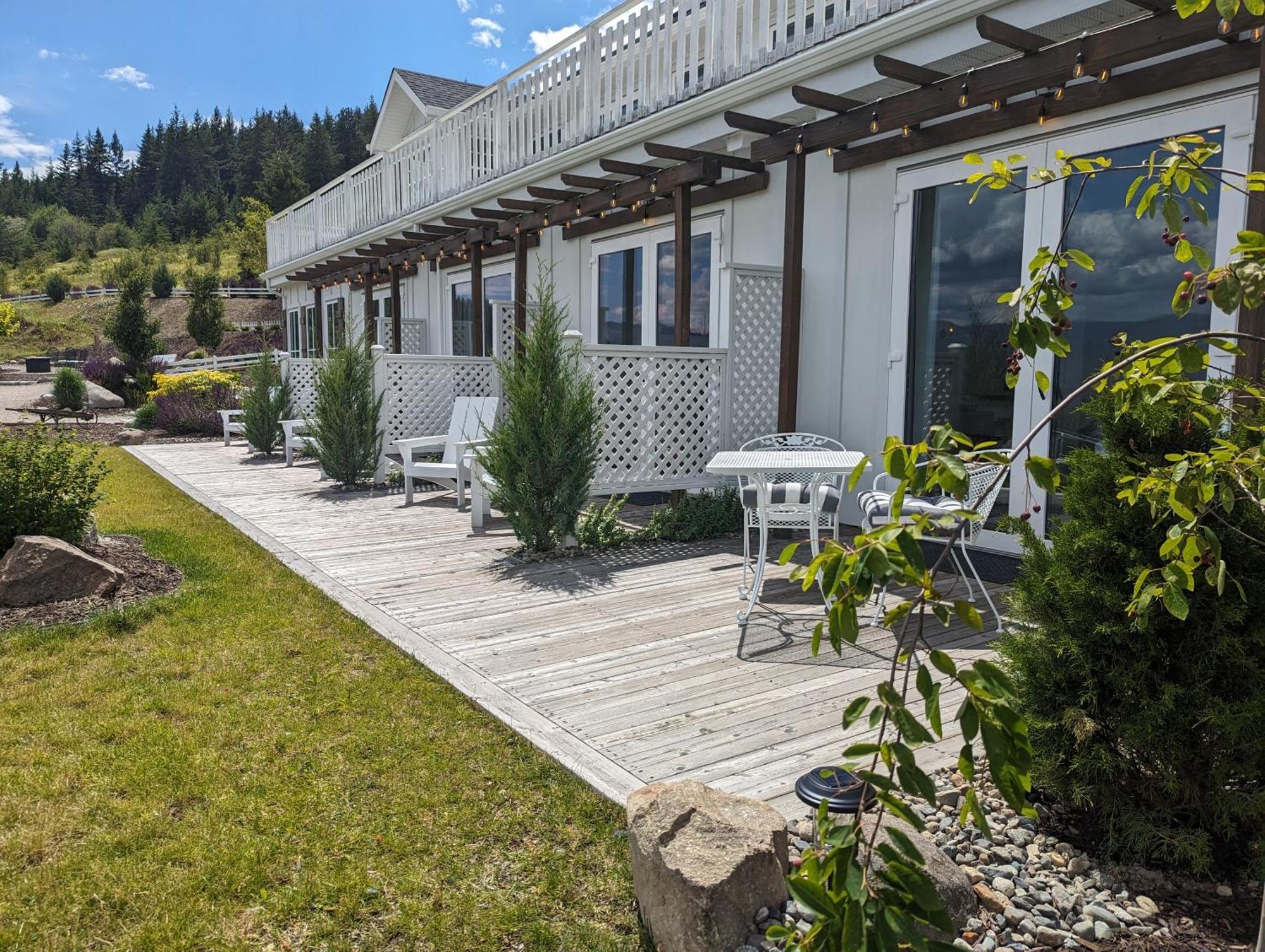 Autumn Lane B&B, Farmhouse Elegance & Stunning Lakeviews West Kelowna Kültér fotó