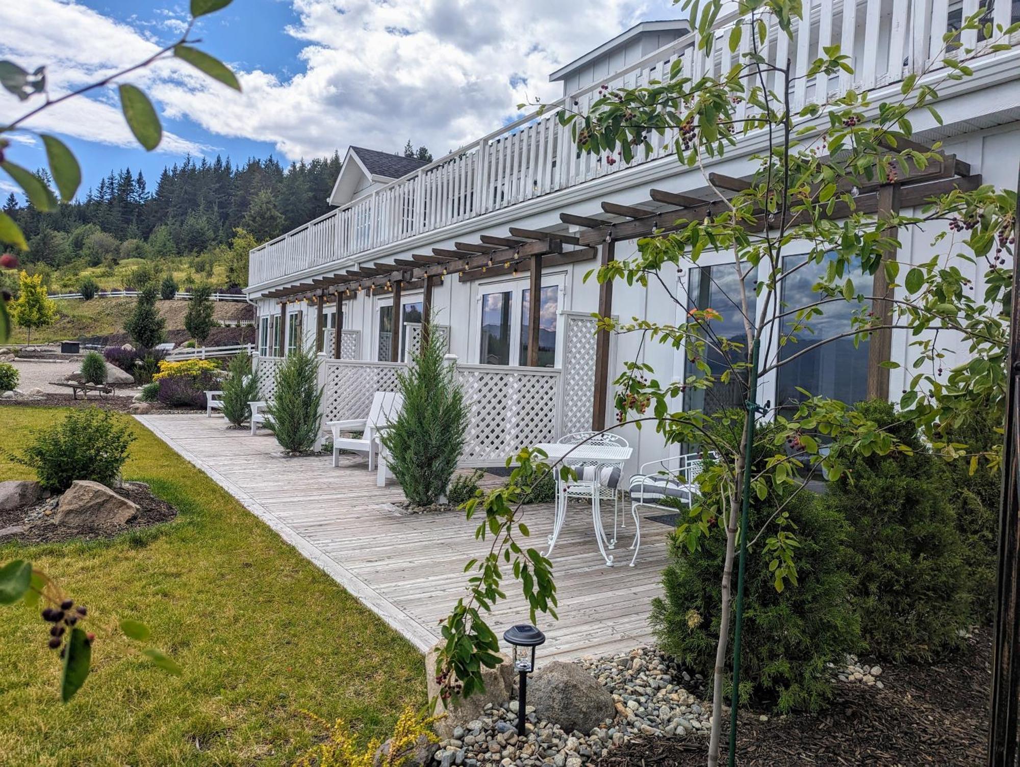 Autumn Lane B&B, Farmhouse Elegance & Stunning Lakeviews West Kelowna Kültér fotó