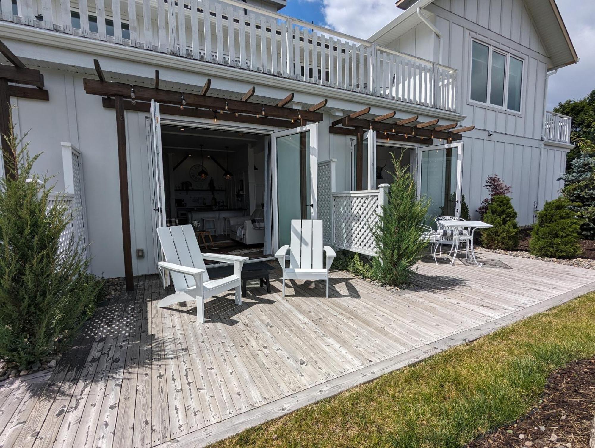 Autumn Lane B&B, Farmhouse Elegance & Stunning Lakeviews West Kelowna Kültér fotó